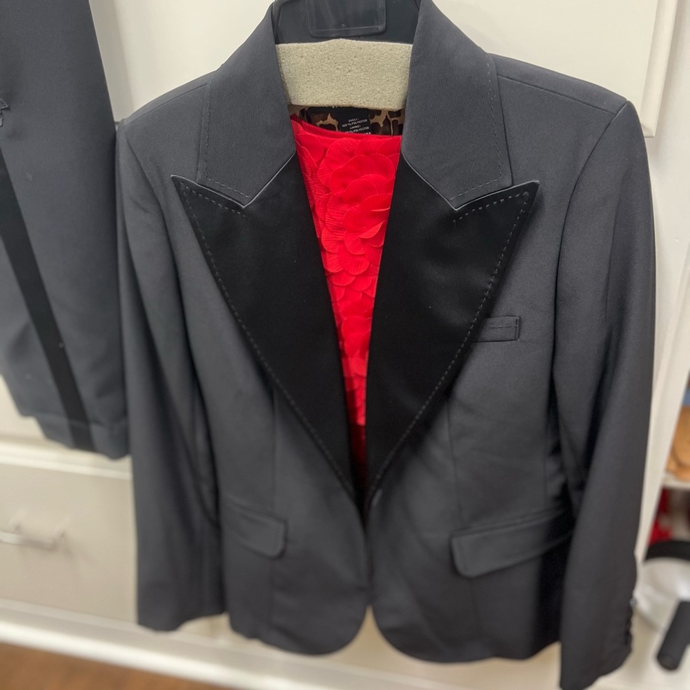 Ladies Elegant Three Piece Tailored Suit Size 4